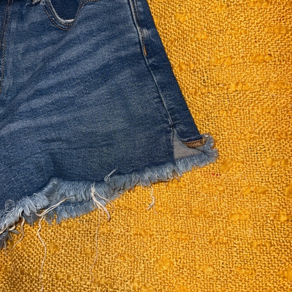 American Eagle Outfitters Women's Blue Denim Shorts - Picture 2 of 6